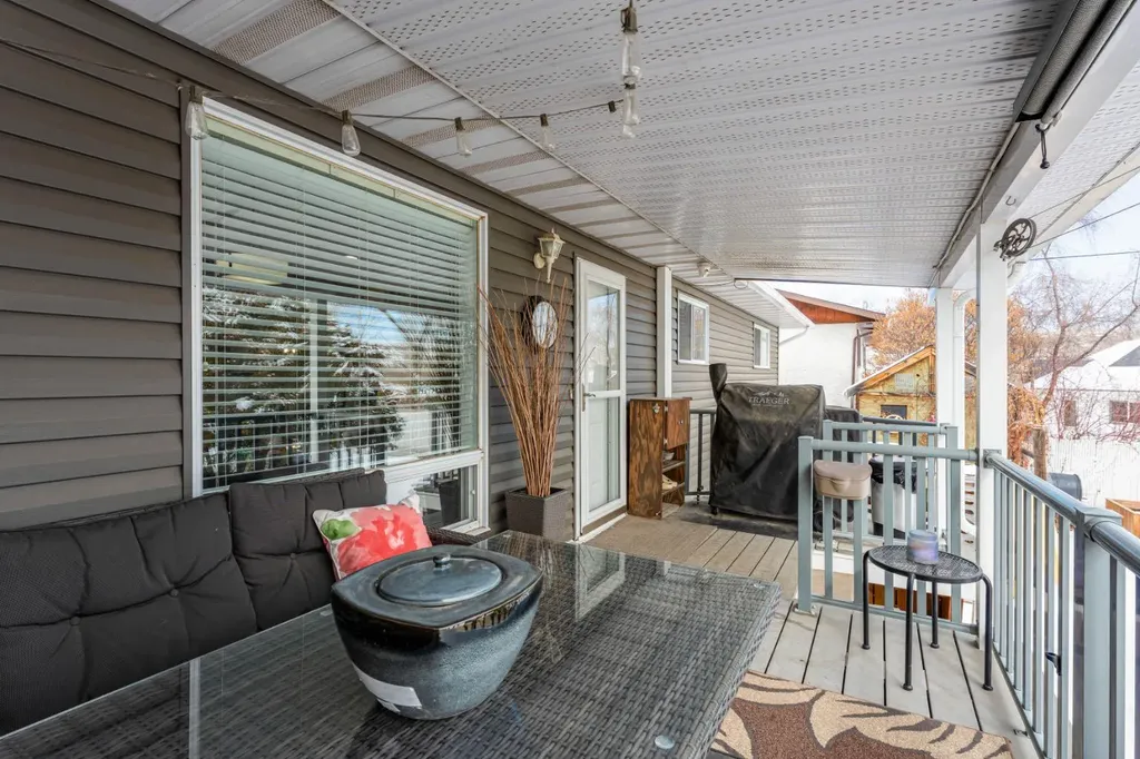 248 5 Street Drumheller AB T0J 2E0