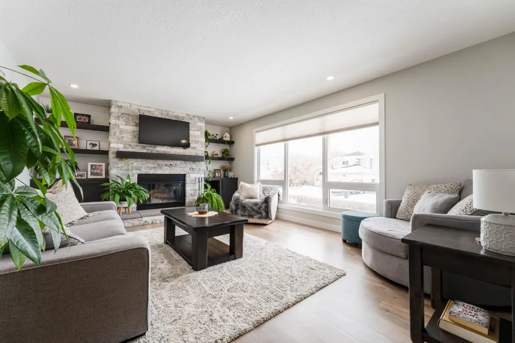 248 5 Street Drumheller AB T0J 2E0