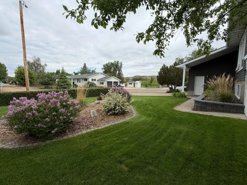 248 5 Street Drumheller AB T0J 2E0