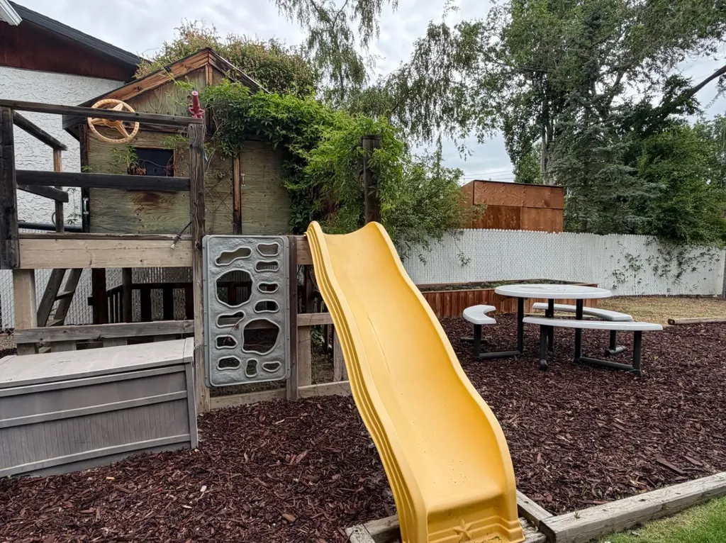 248 5 Street Drumheller AB T0J 2E0