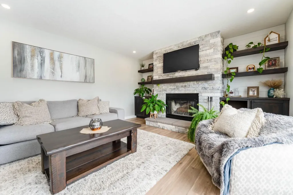 248 5 Street Drumheller AB T0J 2E0