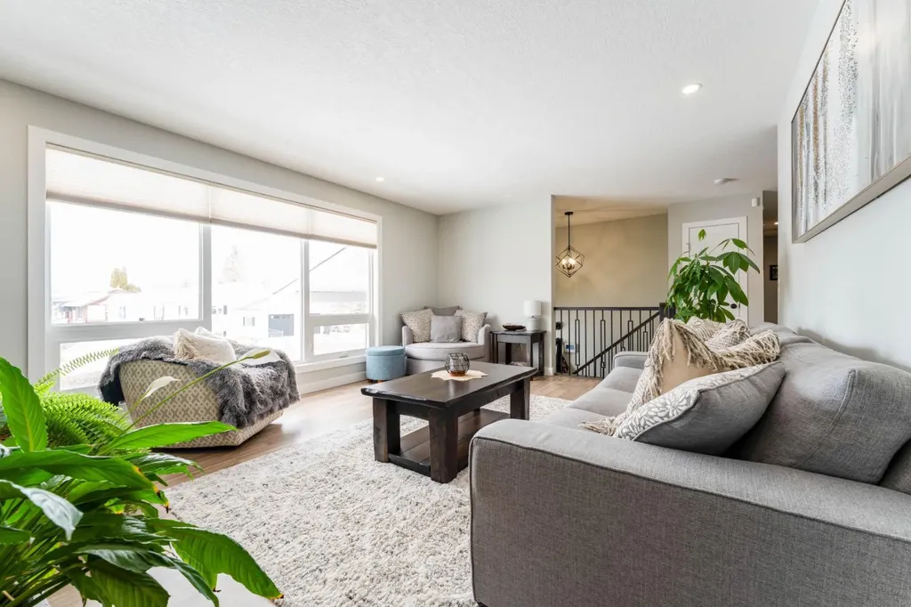 248 5 Street Drumheller AB T0J 2E0