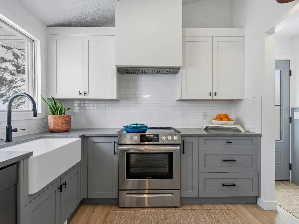 7723 Hunterview Drive NW Calgary AB T2K 4P8