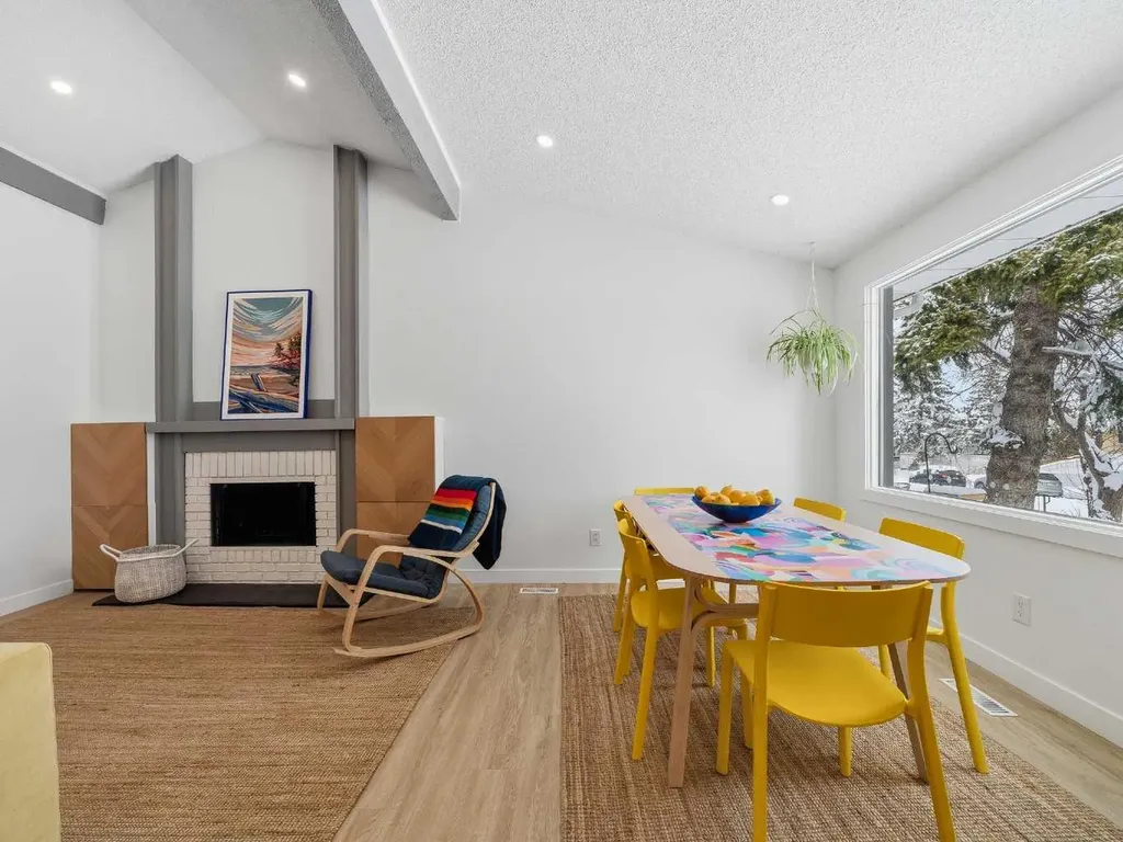 7723 Hunterview Drive NW Calgary AB T2K 4P8