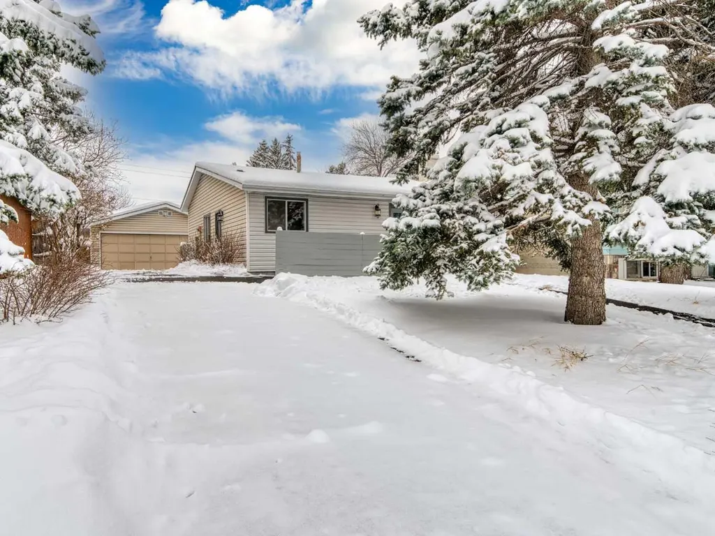 7723 Hunterview Drive NW Calgary AB T2K 4P8
