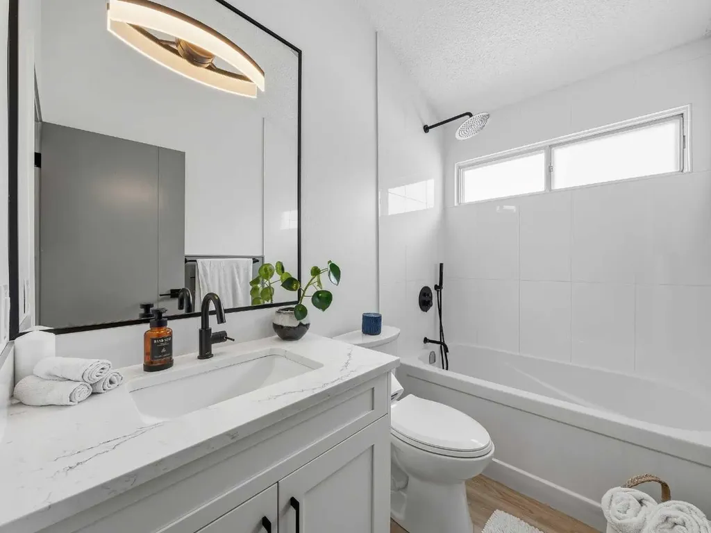 7723 Hunterview Drive NW Calgary AB T2K 4P8