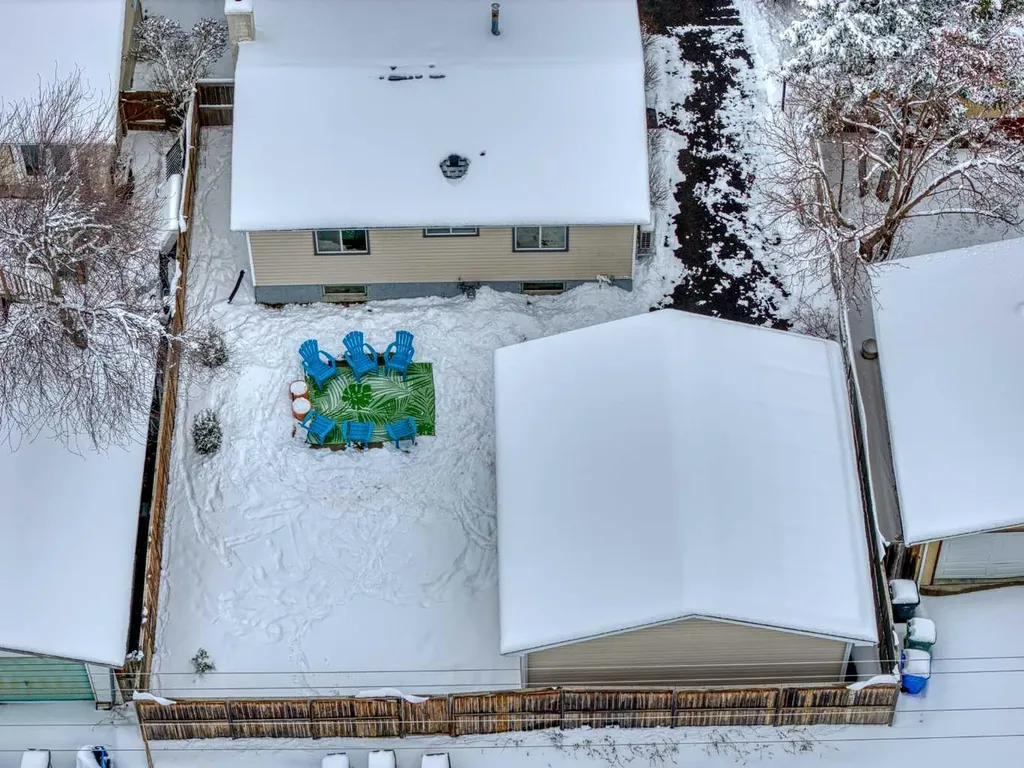 7723 Hunterview Drive NW Calgary AB T2K 4P8