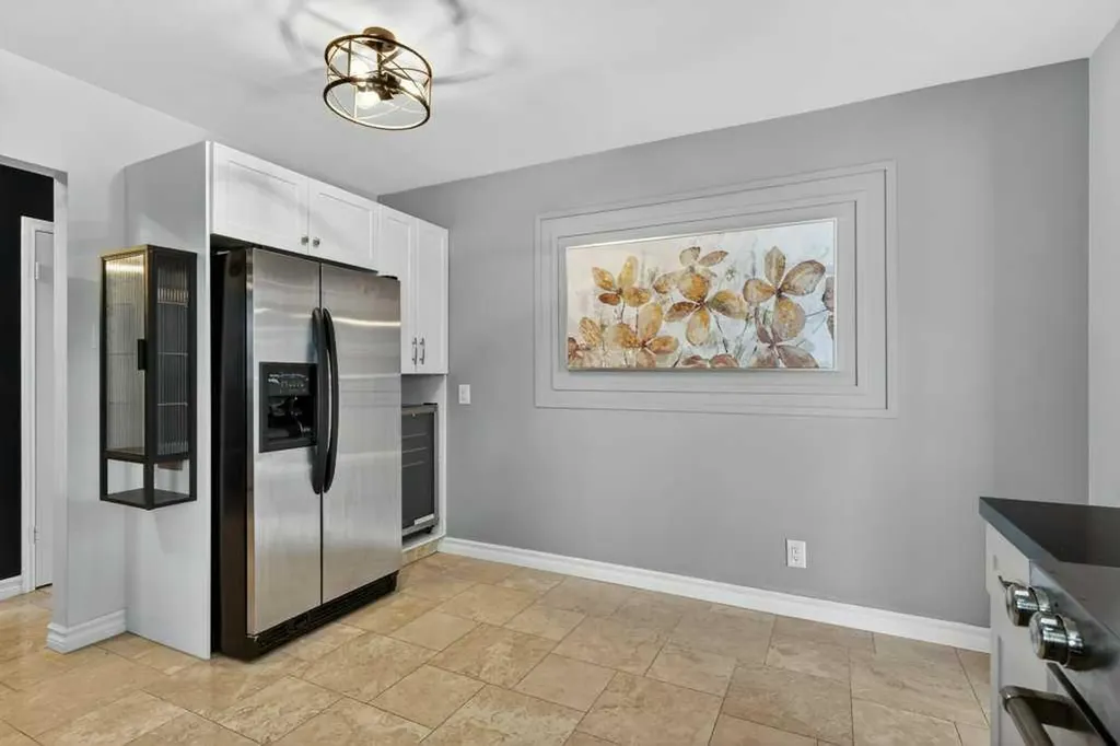 425 Woodland Crescent SE Calgary AB T2J 1J7