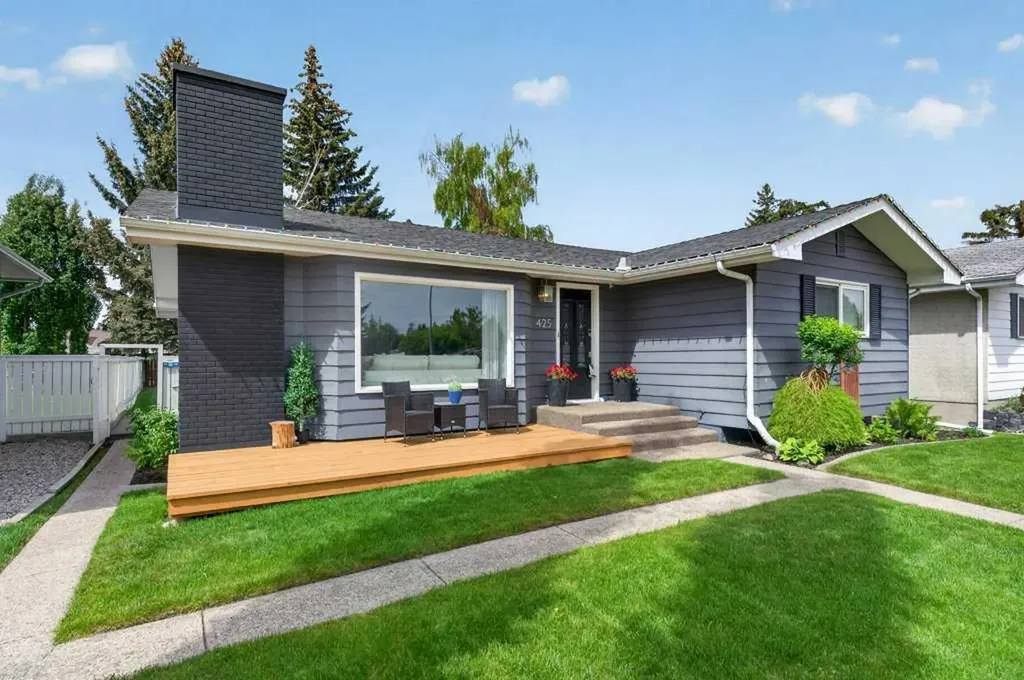 425 Woodland Crescent SE Calgary AB T2J 1J7