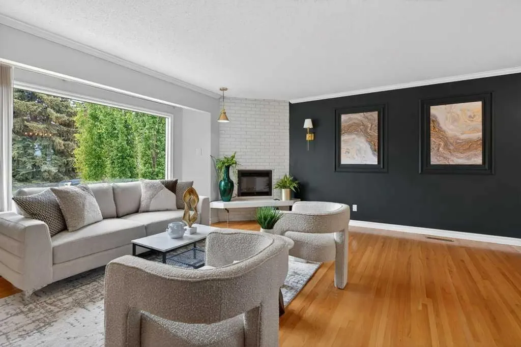 425 Woodland Crescent SE Calgary AB T2J 1J7