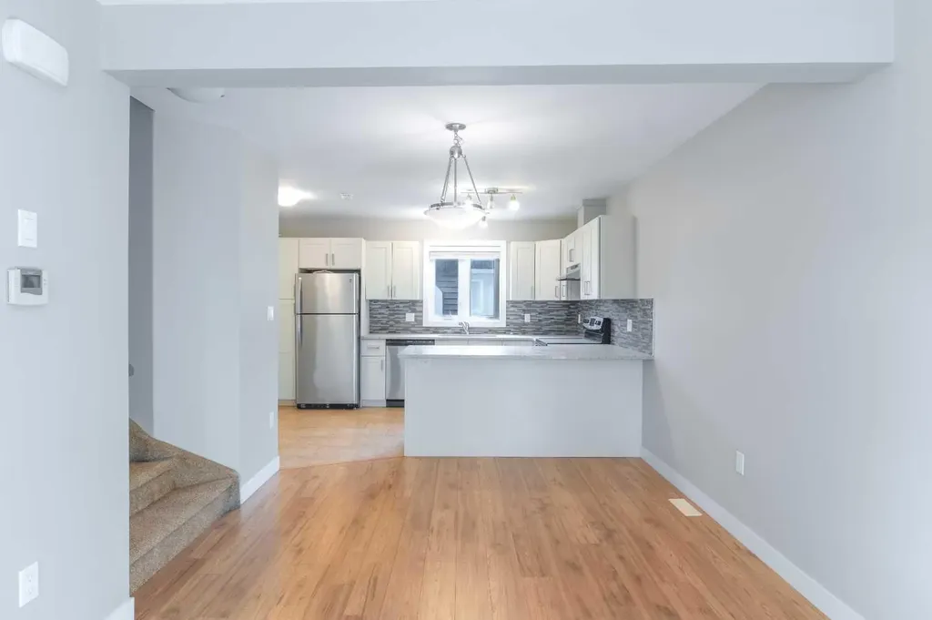10204 113 Avenue NW Edmonton AB T5G 0W9