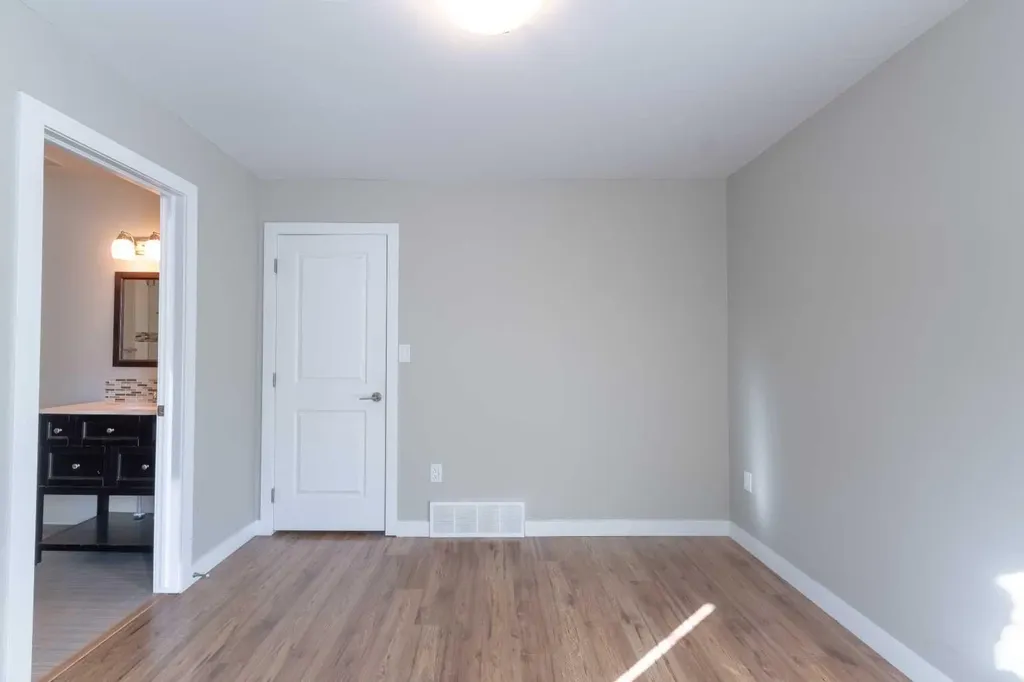 10204 113 Avenue NW Edmonton AB T5G 0W9
