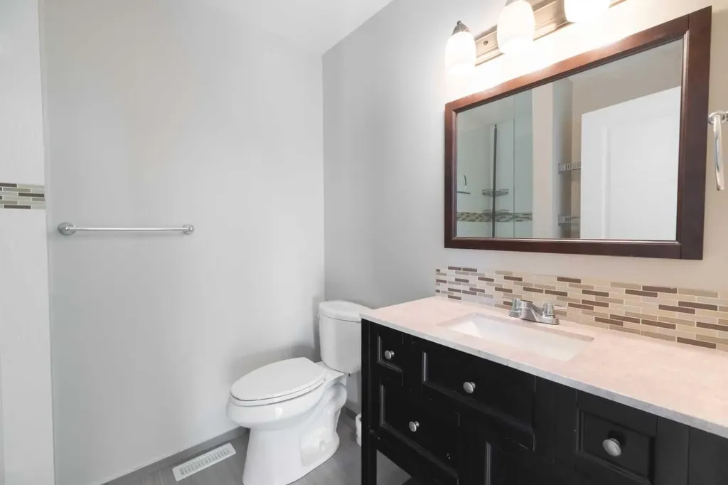 10204 113 Avenue NW Edmonton AB T5G 0W9