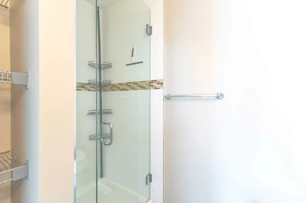10204 113 Avenue NW Edmonton AB T5G 0W9