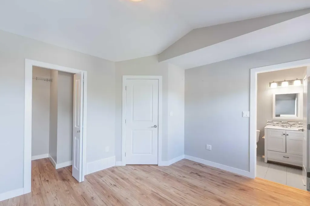 10204 113 Avenue NW Edmonton AB T5G 0W9