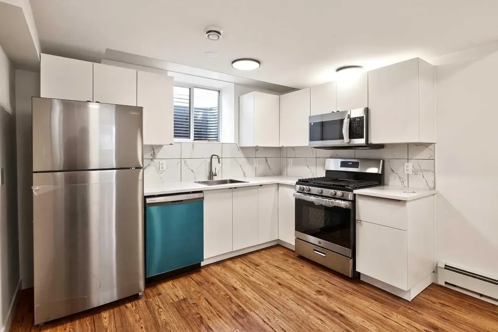 10204 113 Avenue NW Edmonton AB T5G 0W9