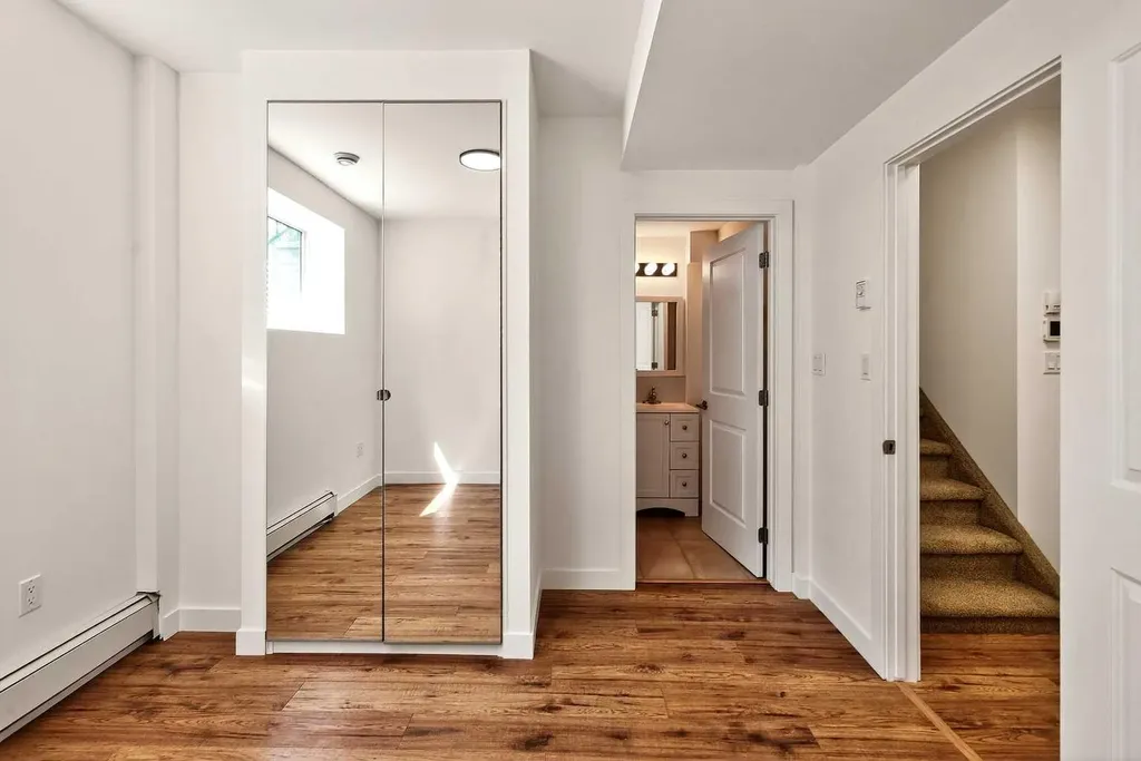 10204 113 Avenue NW Edmonton AB T5G 0W9