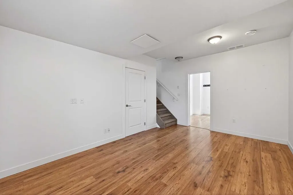 10204 113 Avenue NW Edmonton AB T5G 0W9