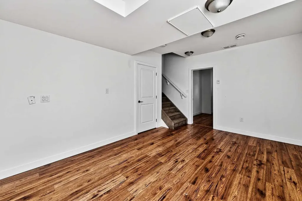 10204 113 Avenue NW Edmonton AB T5G 0W9