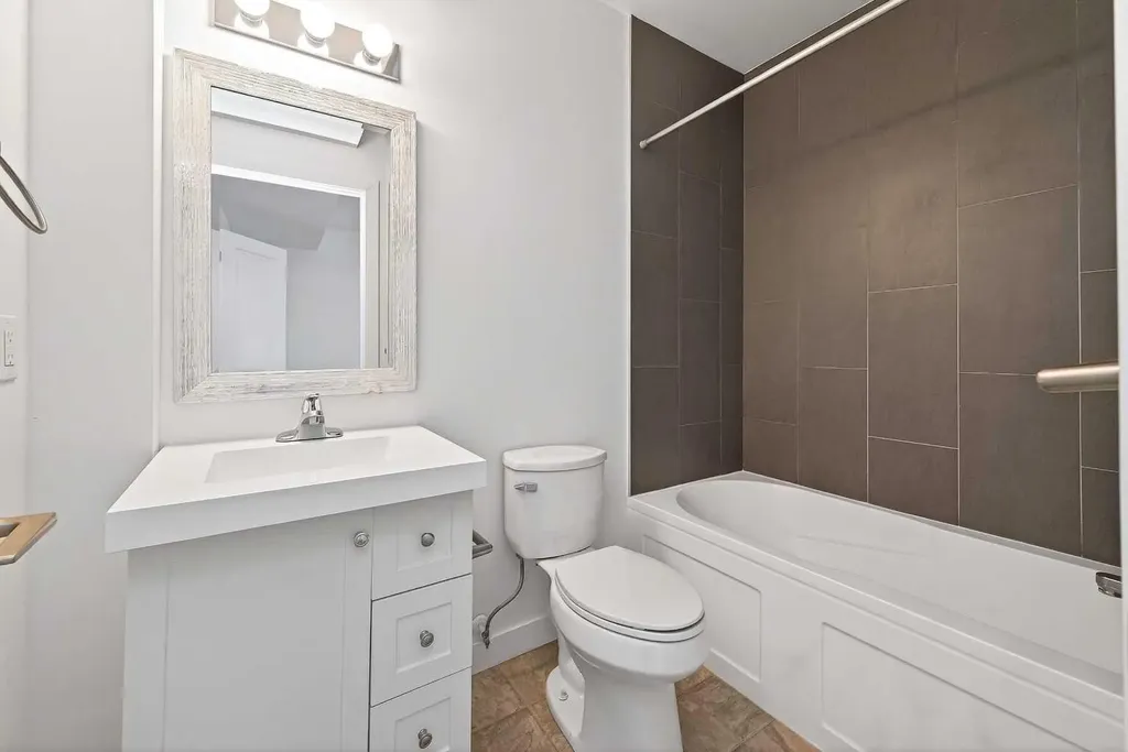 10204 113 Avenue NW Edmonton AB T5G 0W9