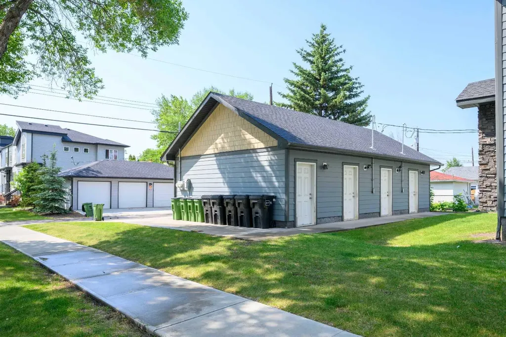 10204 113 Avenue NW Edmonton AB T5G 0W9