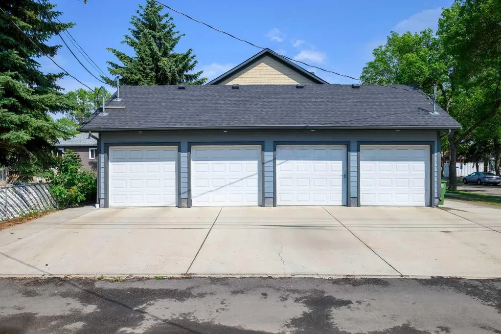 10204 113 Avenue NW Edmonton AB T5G 0W9