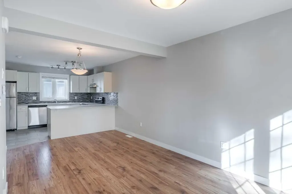 10204 113 Avenue NW Edmonton AB T5G 0W9