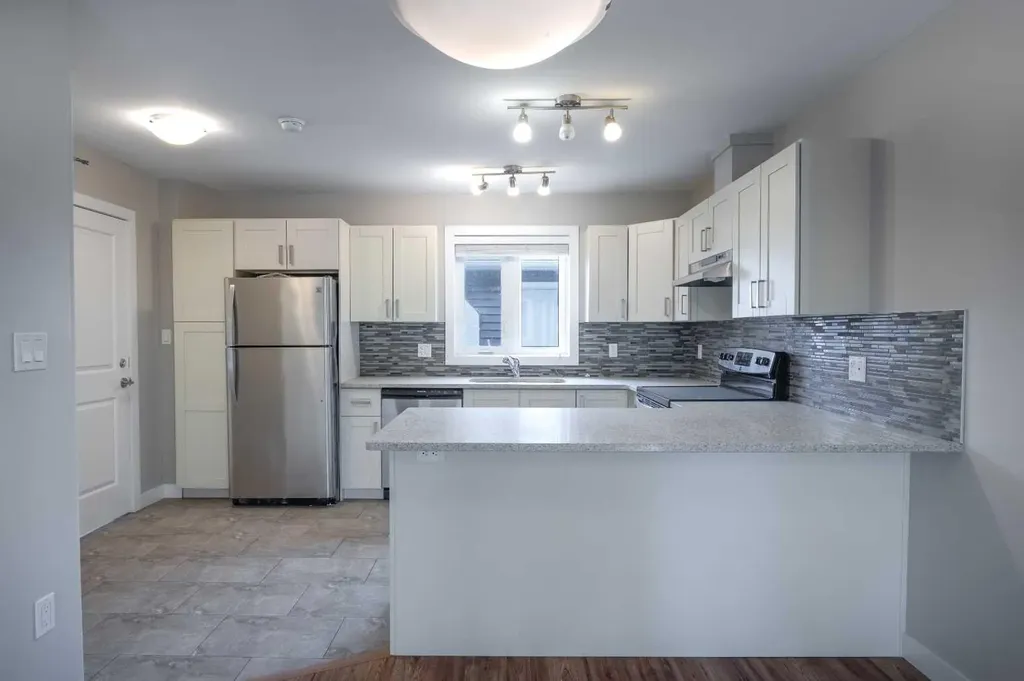 10204 113 Avenue NW Edmonton AB T5G 0W9