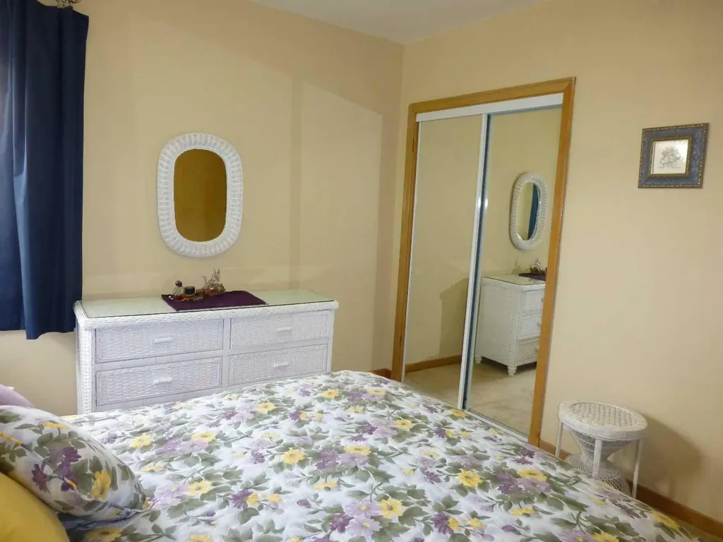 2828 25a Street SW Calgary AB T3E 1Z6