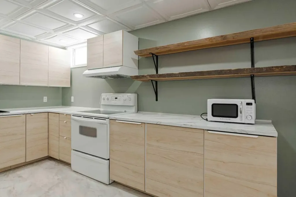 209 Woodland Drive Fort Mcmurray AB T9K1A4