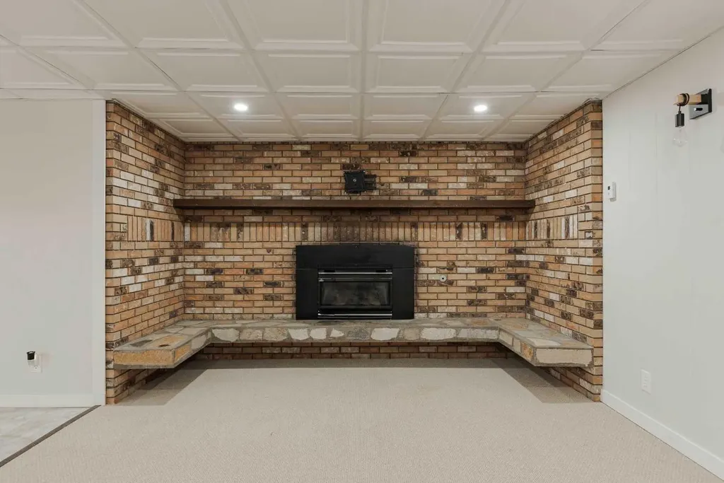 209 Woodland Drive Fort Mcmurray AB T9K1A4