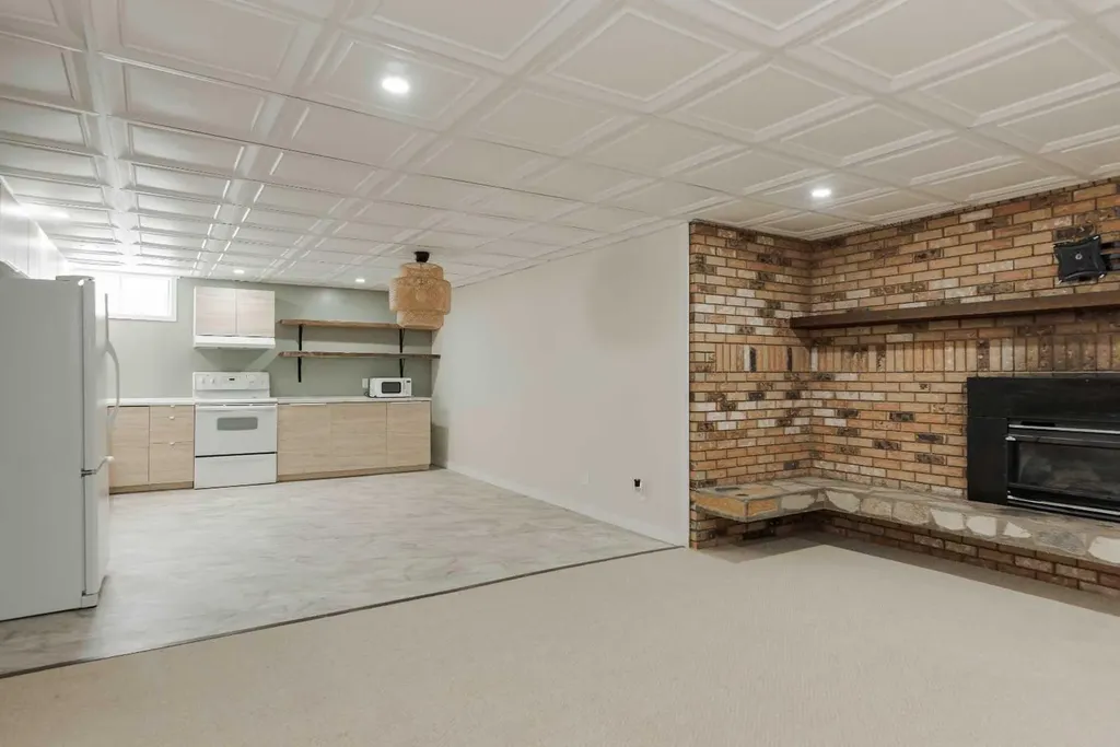 209 Woodland Drive Fort Mcmurray AB T9K1A4