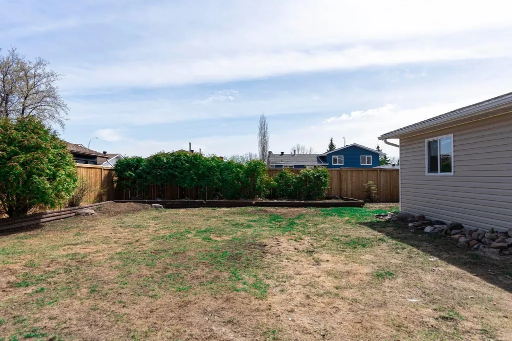 209 Woodland Drive Fort Mcmurray AB T9K1A4