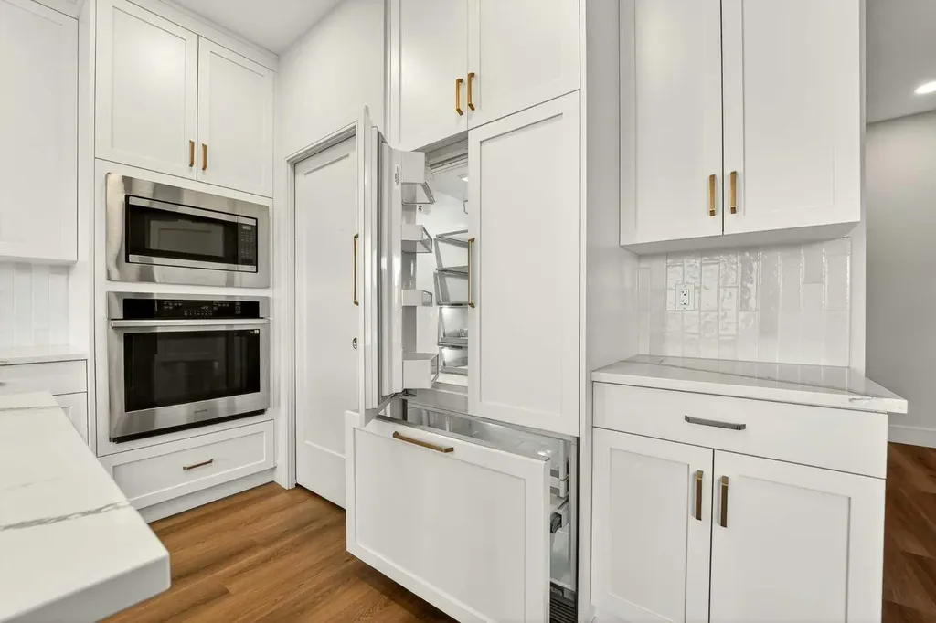 3109 44 Street S Lethbridge AB T1K 8L1