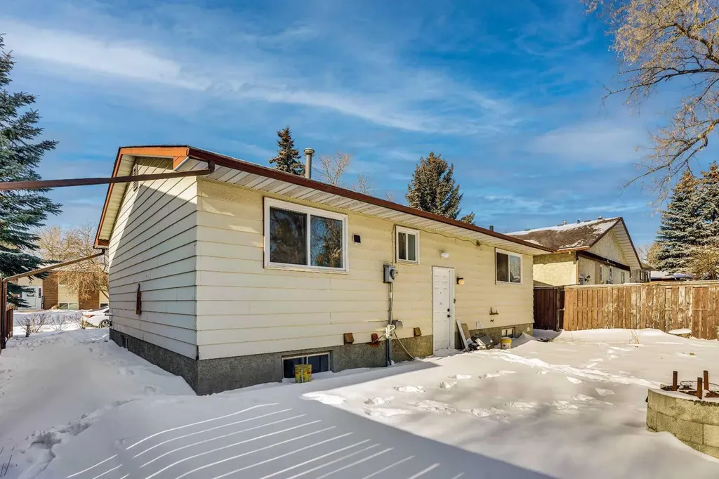 363 Templeside Circle NE Calgary AB T1Y 3M1