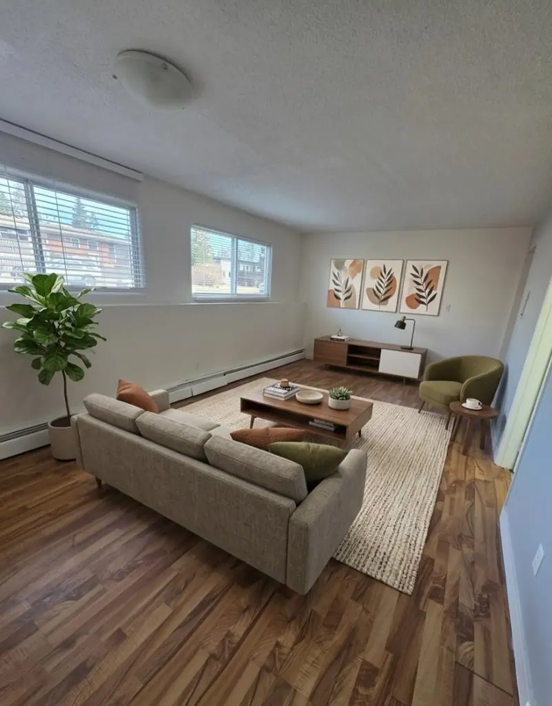 4503 73 Street NW Calgary AB T3B 2M3