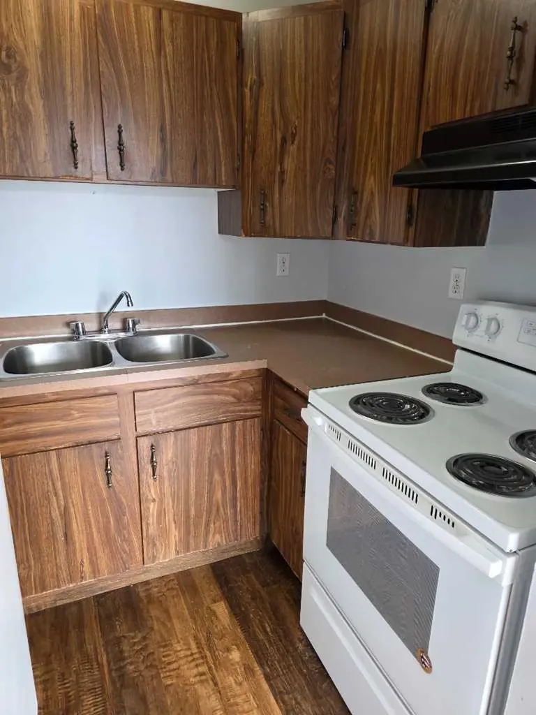 4503 73 Street NW Calgary AB T3B 2M3