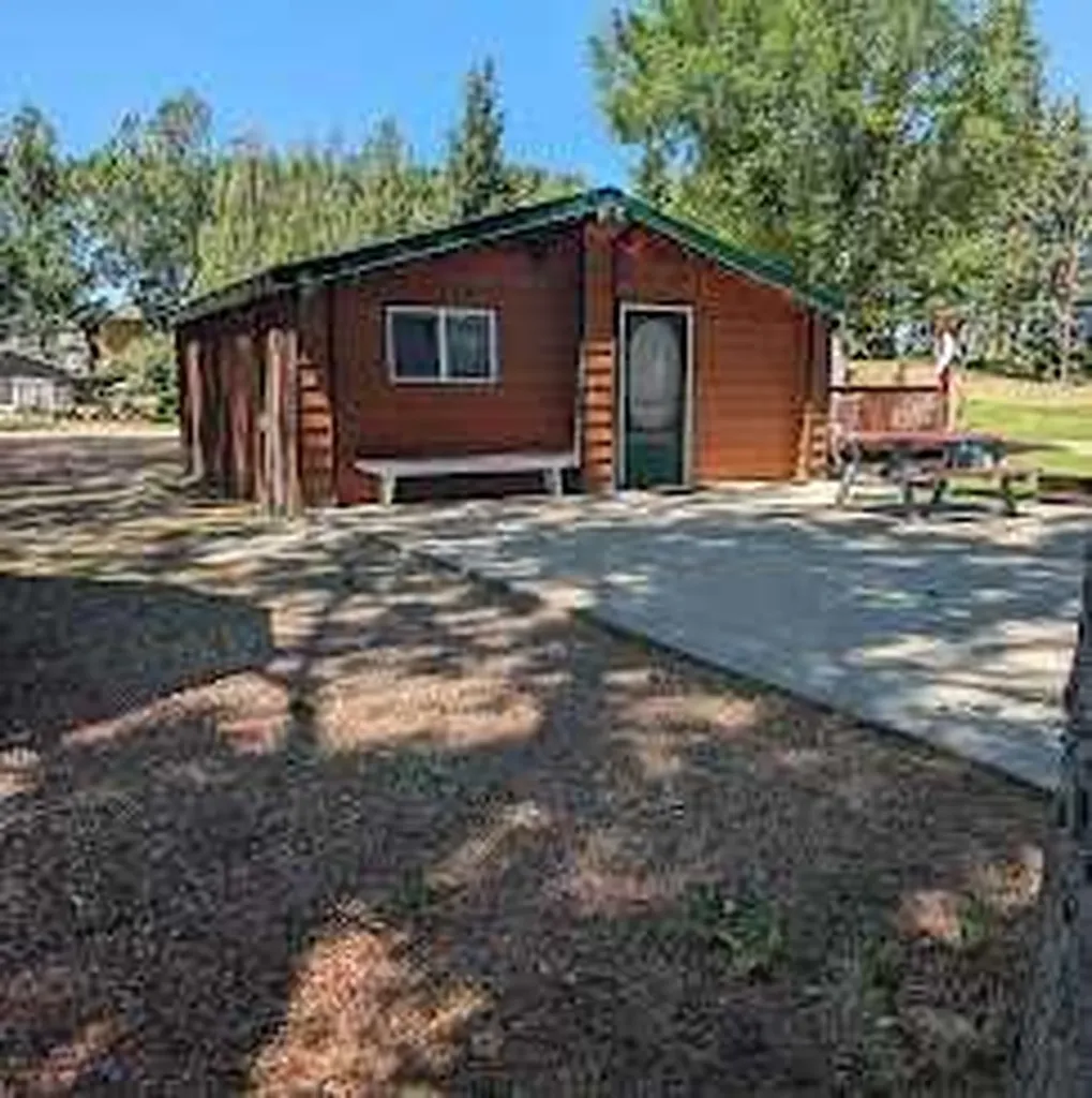 5 S Avenue Magrath AB T0K 1J0