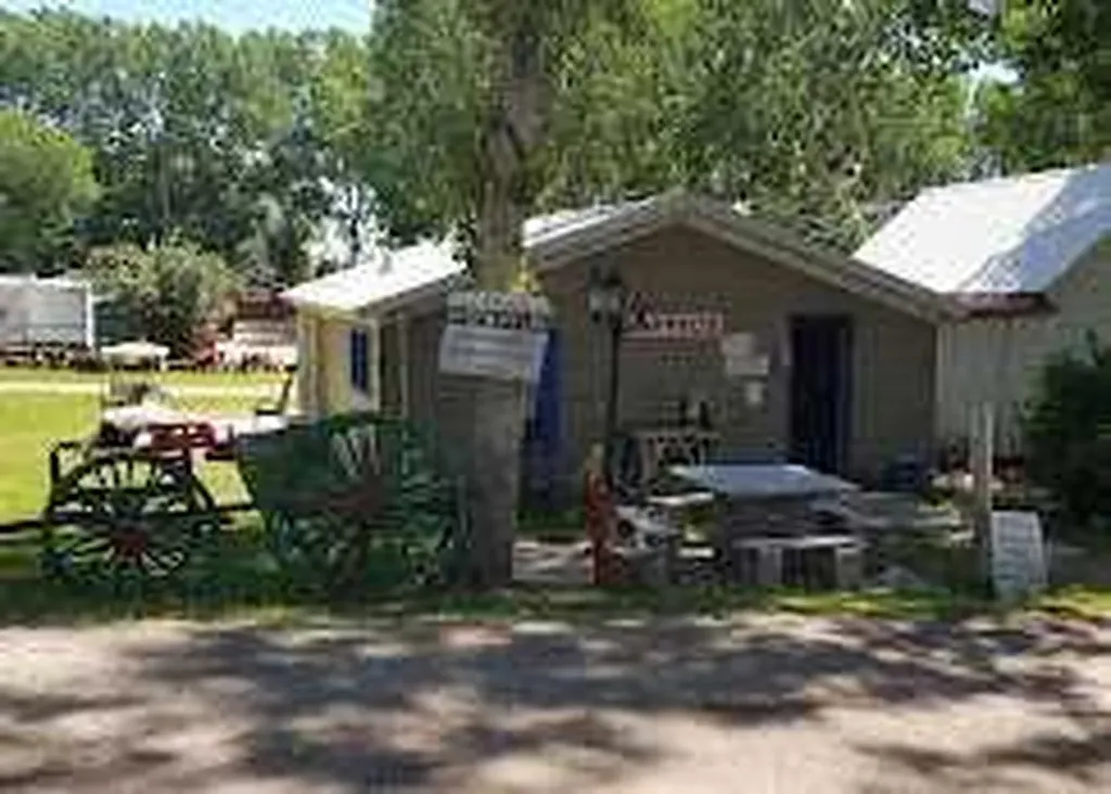 5 S Avenue Magrath AB T0K 1J0