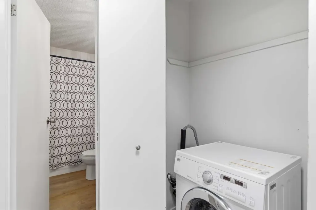 550 Westwood Drive SW Calgary AB T3C 3T9