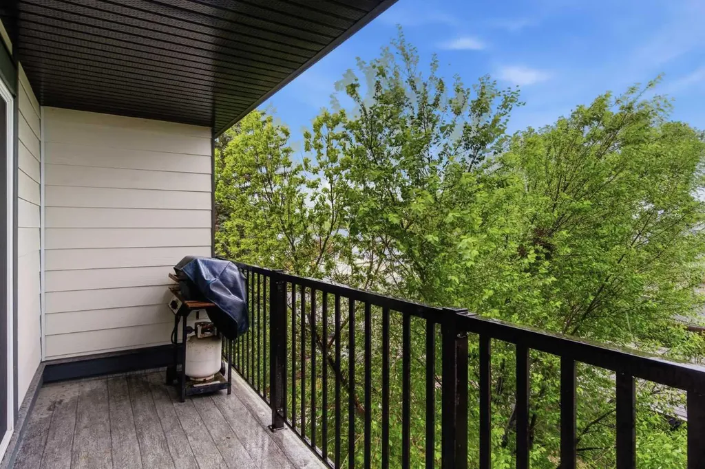550 Westwood Drive SW Calgary AB T3C 3T9