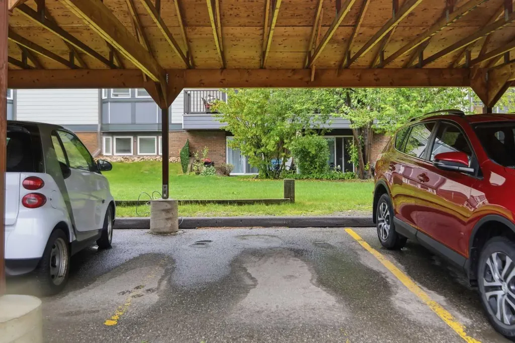 550 Westwood Drive SW Calgary AB T3C 3T9