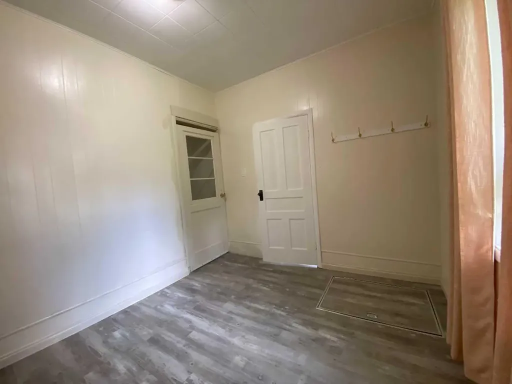 20630 25 Avenue Bellevue AB T0K 0C0