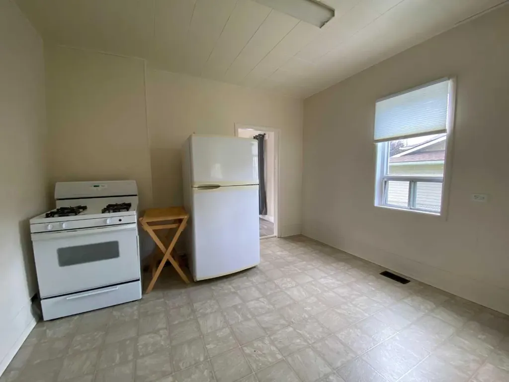 20630 25 Avenue Bellevue AB T0K 0C0
