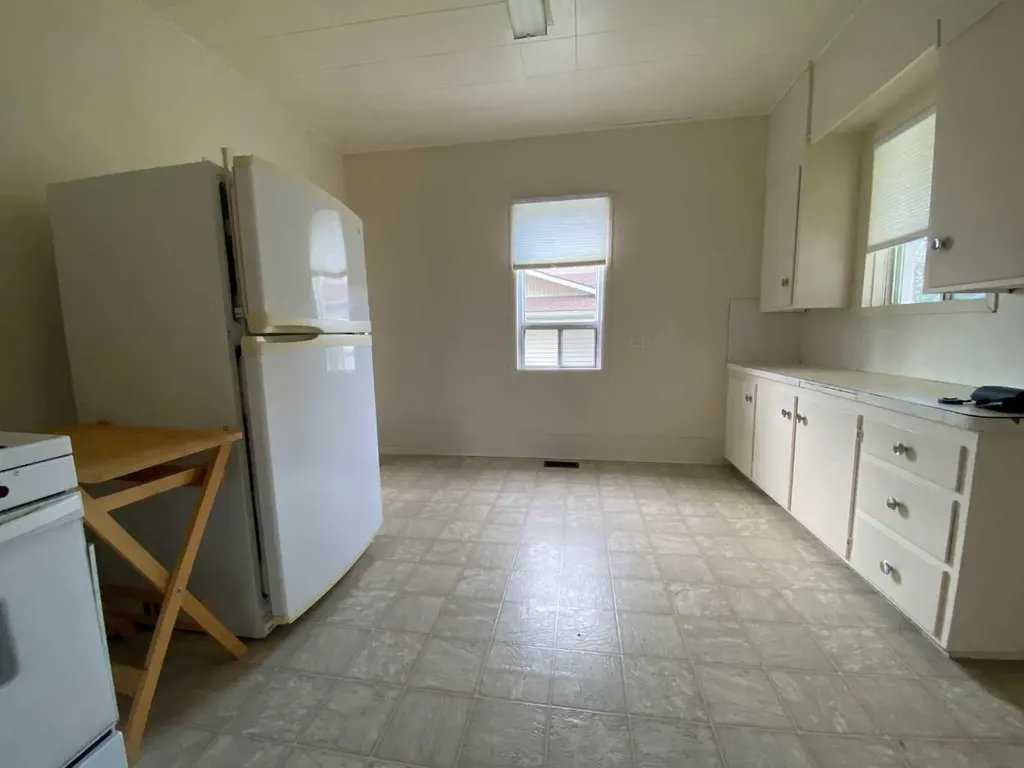20630 25 Avenue Bellevue AB T0K 0C0