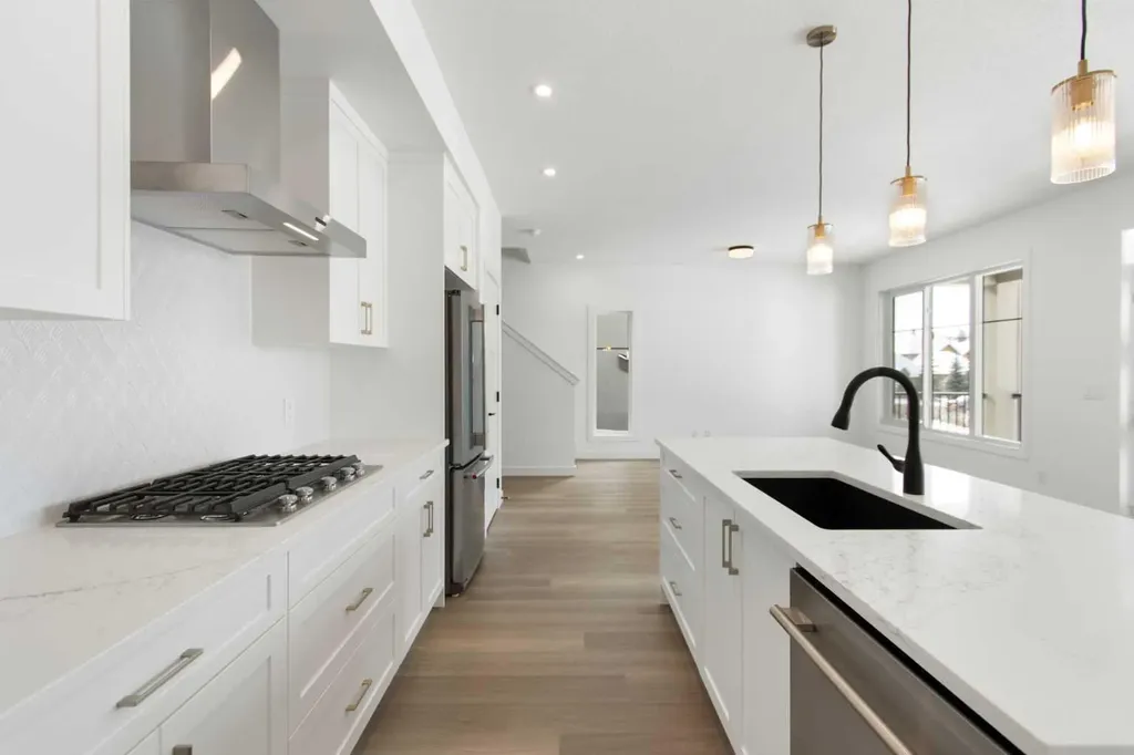 2235 81st Street SW Calgary AB T3H 6M4