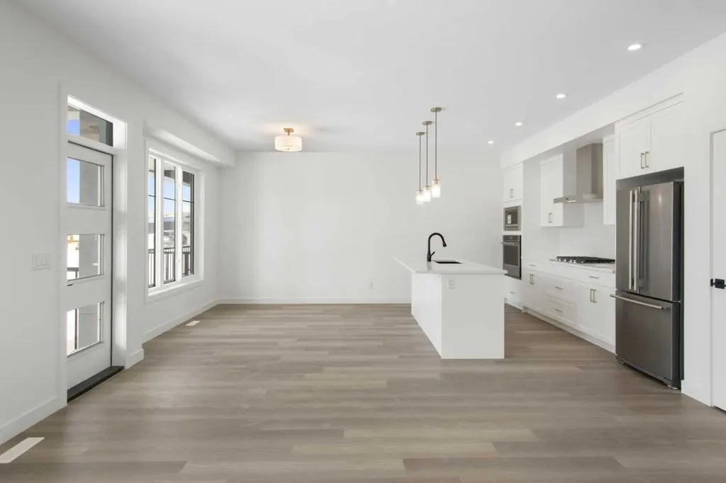 2235 81st Street SW Calgary AB T3H 6M4