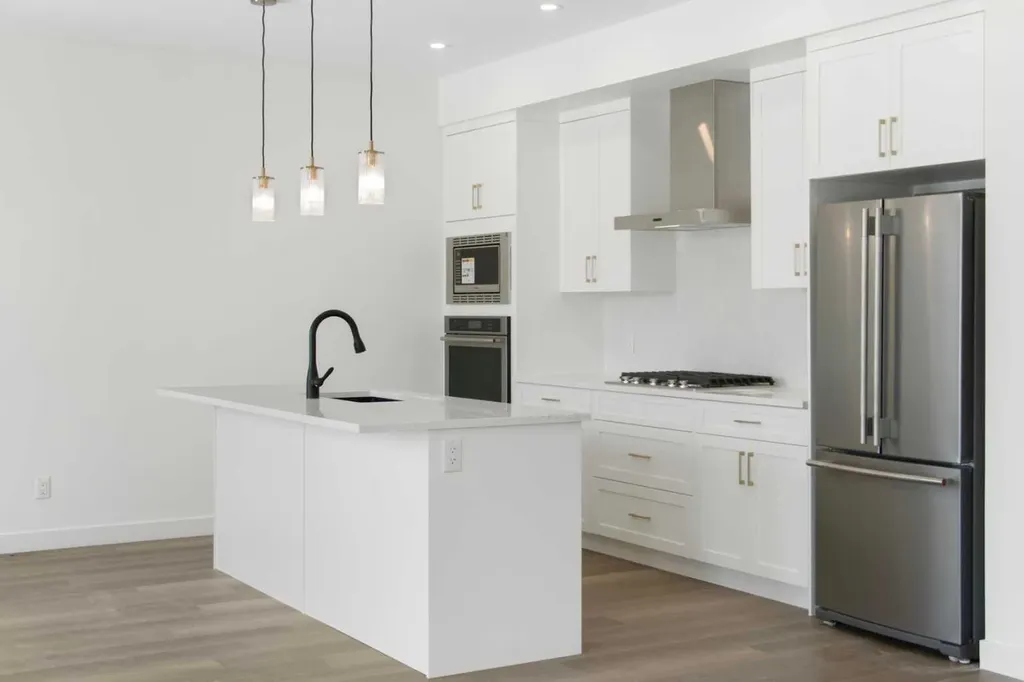 2235 81st Street SW Calgary AB T3H 6M4