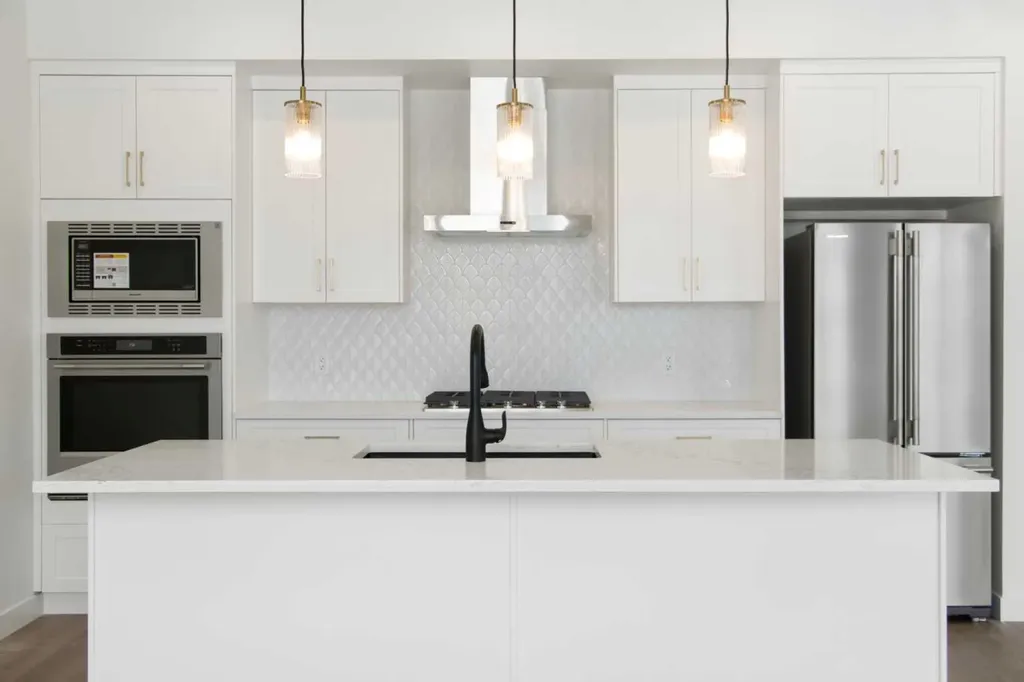 2235 81st Street SW Calgary AB T3H 6M4