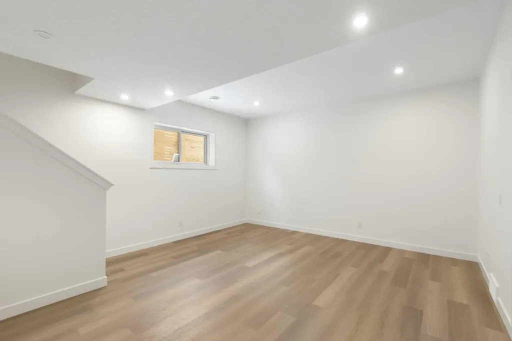 2235 81st Street SW Calgary AB T3H 6M4